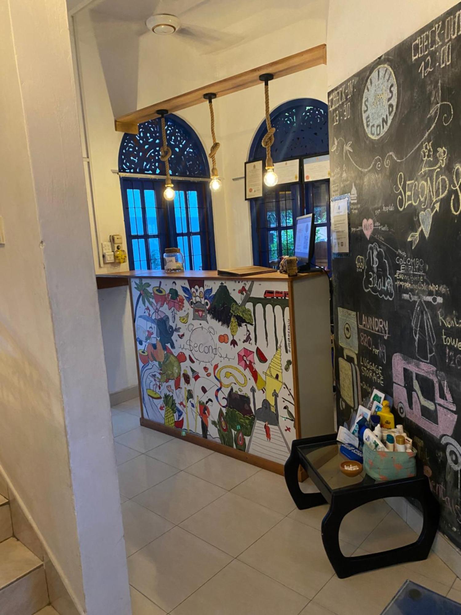 Seconds Hostel - Коломбо Екстериор снимка